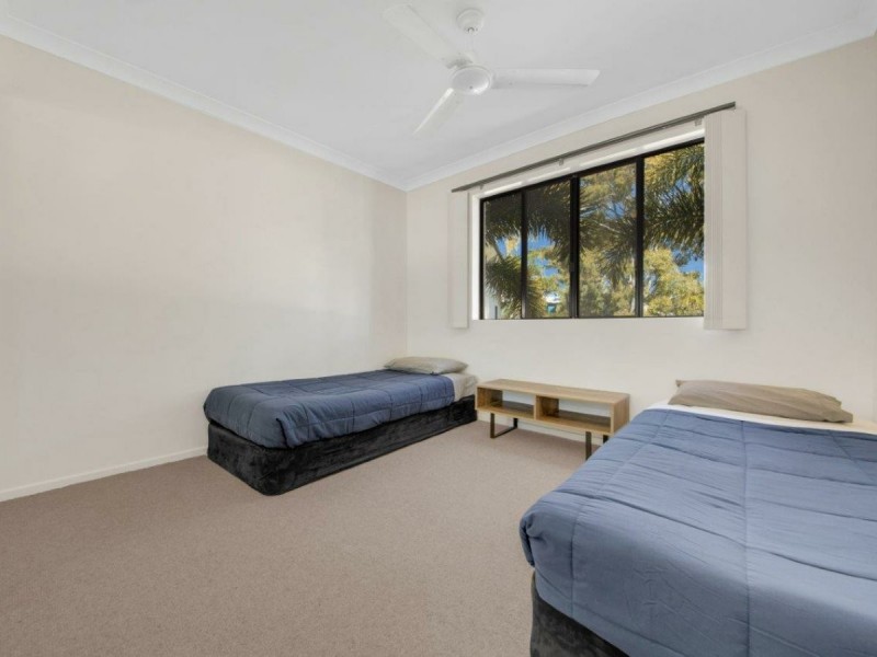 8/8a Wyndham Avenue, Boyne Island QLD 4680
