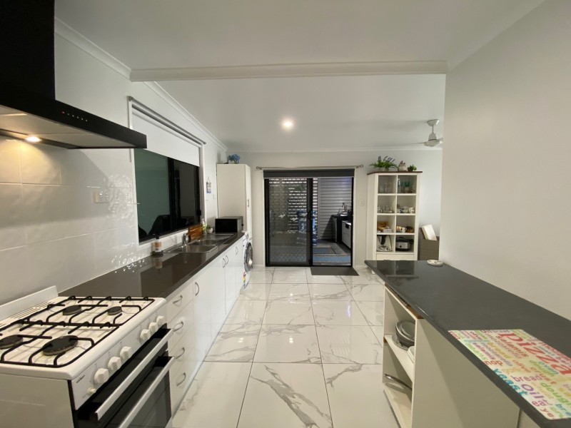 10/1 Jacaranda Drive, Boyne Island QLD 4680