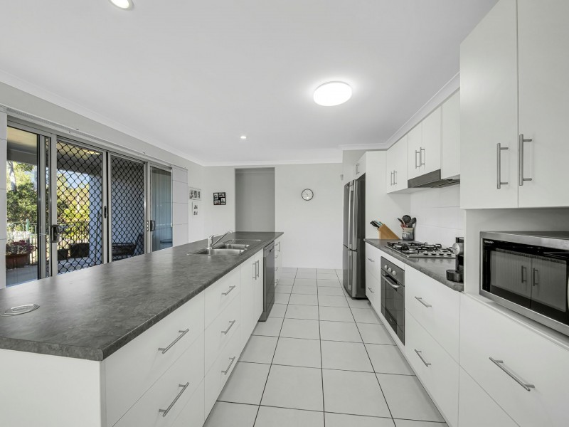 2/67 Bauhinia Street, Boyne Island QLD 4680