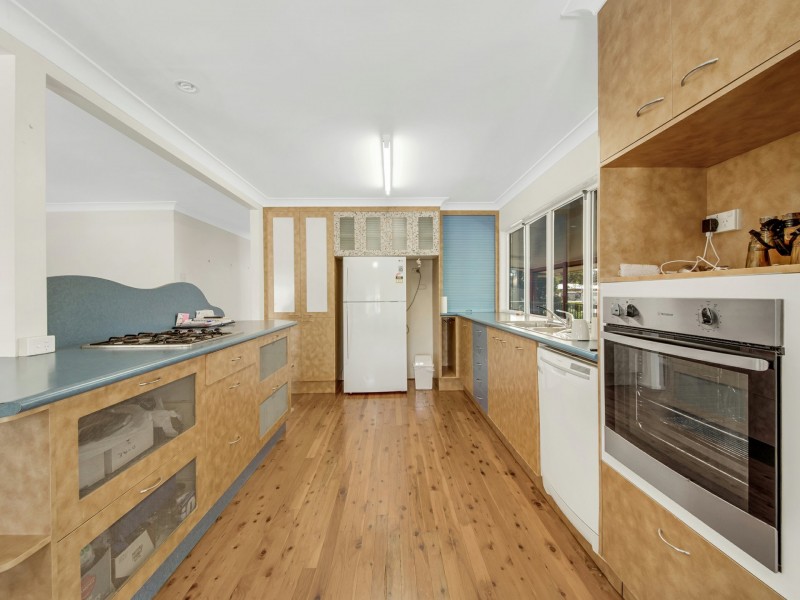 4 Yukana Street, Boyne Island QLD 4680