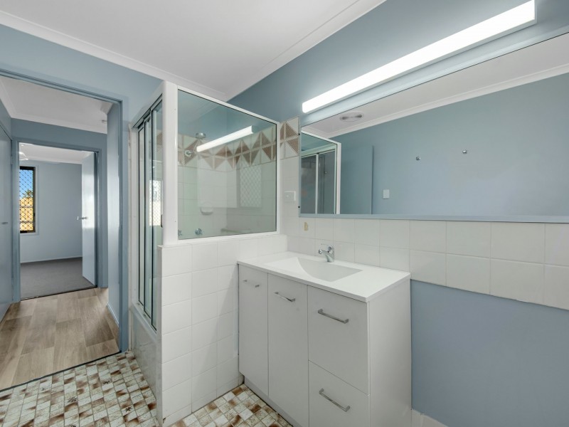 Unit 2/9 Shara Court, Boyne Island QLD 4680