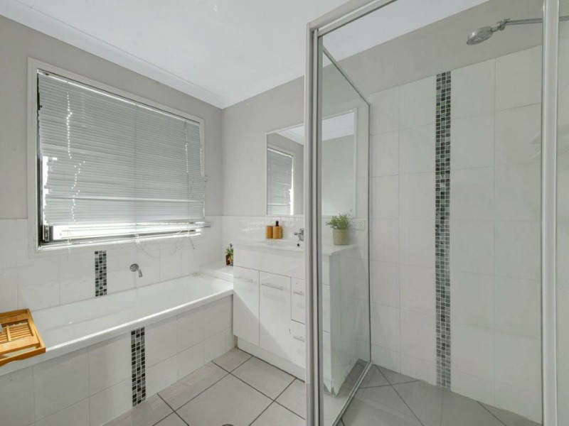 54 Bauhinia Street, Boyne Island QLD 4680