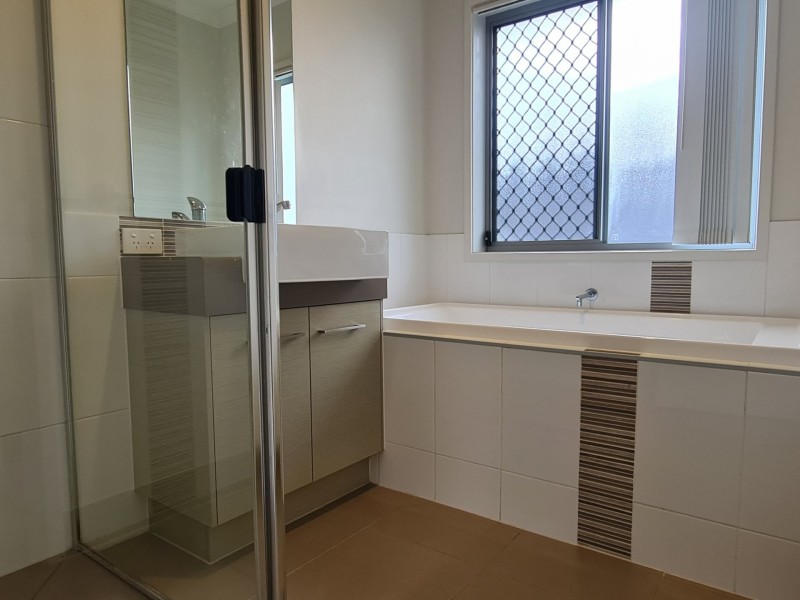 4 Wabby Street, Boyne Island QLD 4680