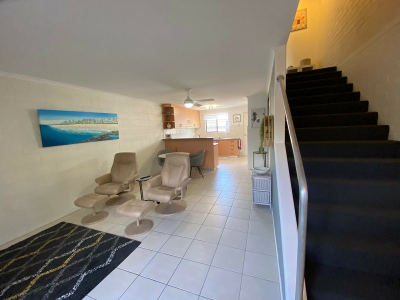 Unit 5/4 Wyndham Avenue, Boyne Island QLD 4680