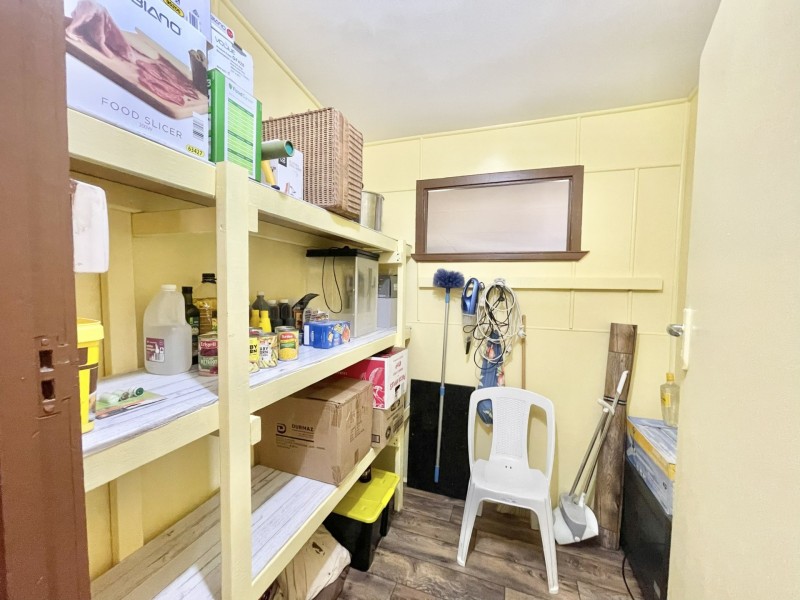 11 Dougall Street, Bororen QLD 4678