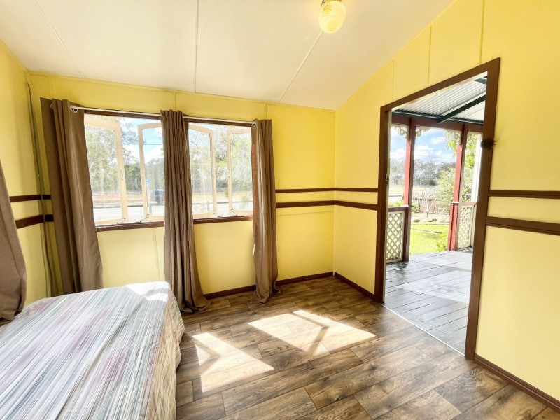 11 Dougall Street, Bororen QLD 4678