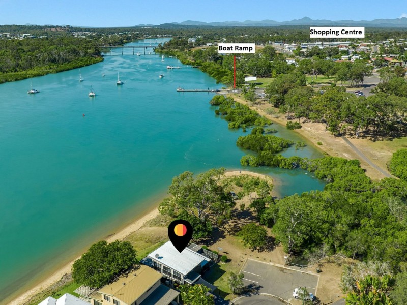 2 Island Esplanade, Boyne Island QLD 4680