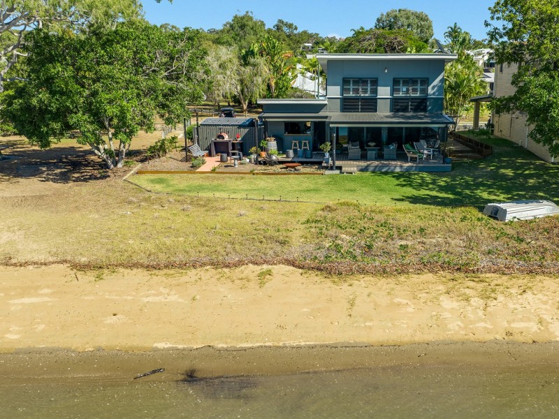 2 Island Esplanade, Boyne Island QLD 4680