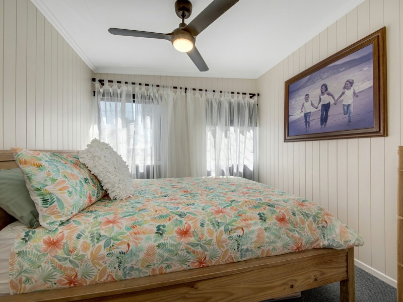 2 Island Esplanade, Boyne Island QLD 4680