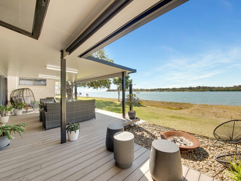 2 Island Esplanade, Boyne Island QLD 4680