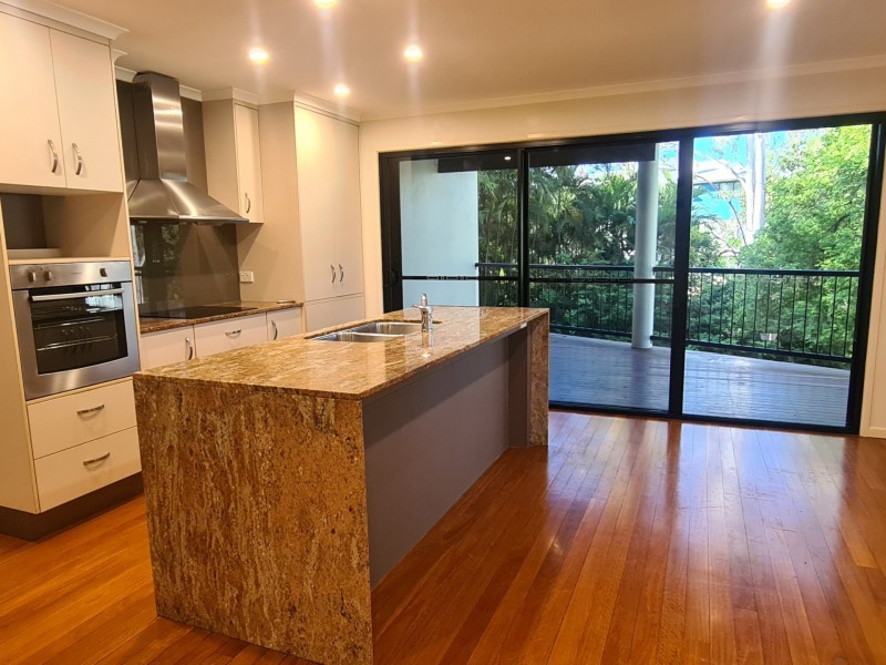 2A/6 Wyndham Ave, Boyne Island QLD 4680