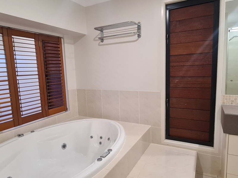 2A/6 Wyndham Ave, Boyne Island QLD 4680