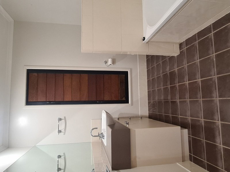 2A/6 Wyndham Ave, Boyne Island QLD 4680