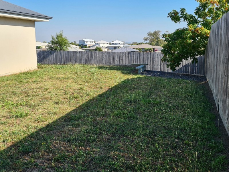 112 Emmadale Drive, New Auckland QLD 4680