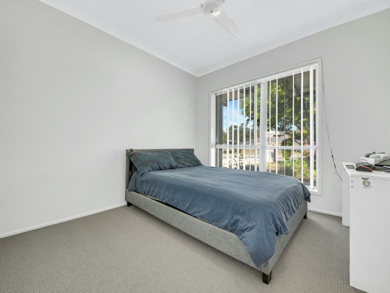 21 Clover Cres, Boyne Island QLD 4680