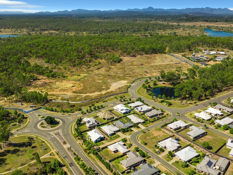 21 Clover Cres, Boyne Island QLD 4680