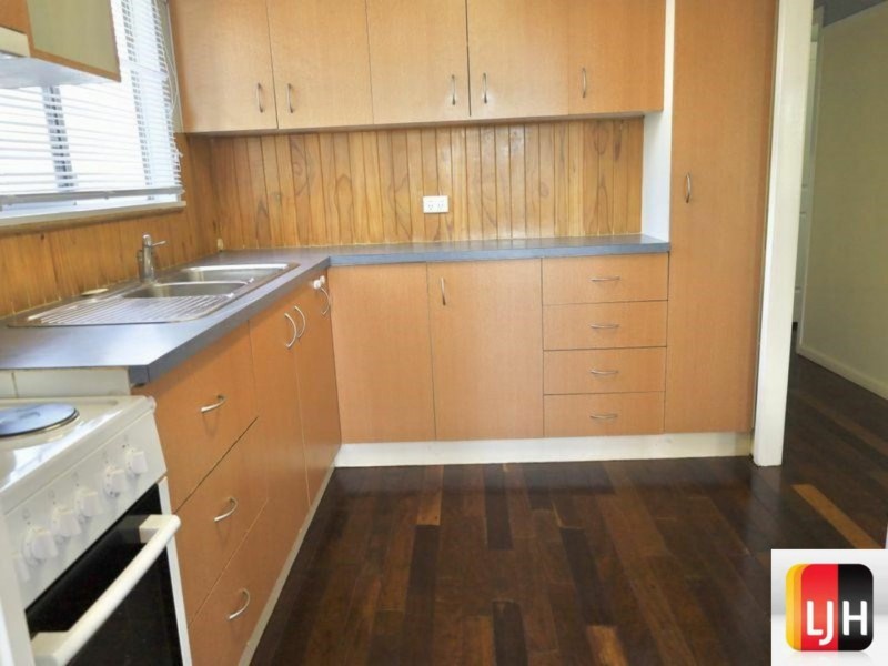 8 Marina Avenue, Boyne Island QLD 4680