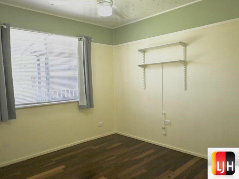 8 Marina Avenue, Boyne Island QLD 4680