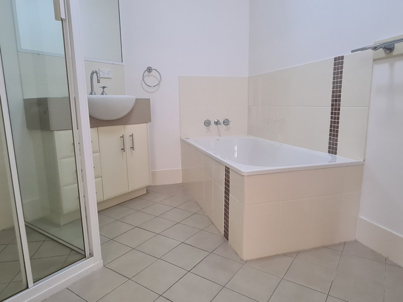 16/8A Wyndham Avenue, Boyne Island QLD 4680