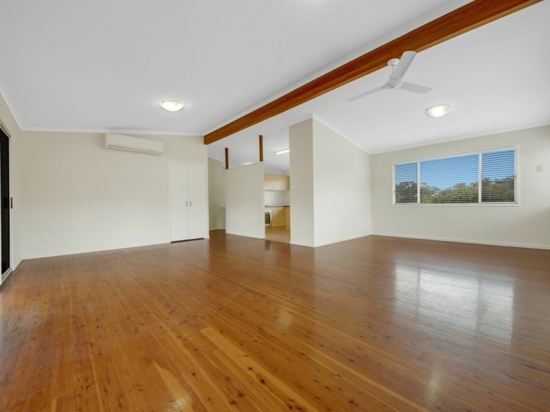 16 Hayes Avenue, Boyne Island QLD 4680