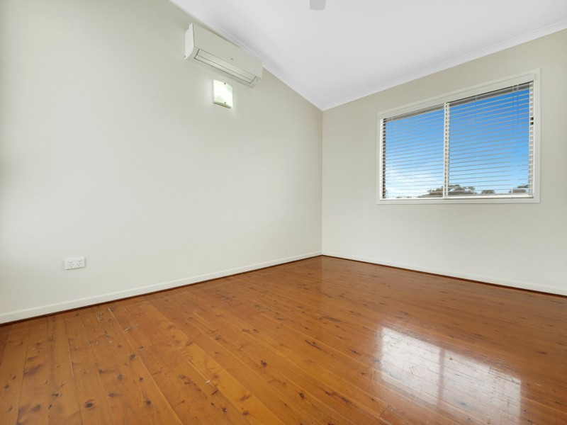 16 Hayes Avenue, Boyne Island QLD 4680