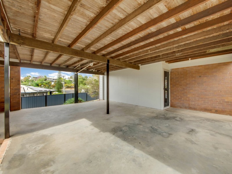 16 Hayes Avenue, Boyne Island QLD 4680