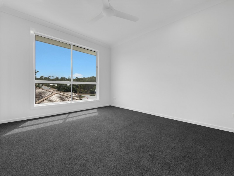 6 Barambah Parade, Boyne Island QLD 4680