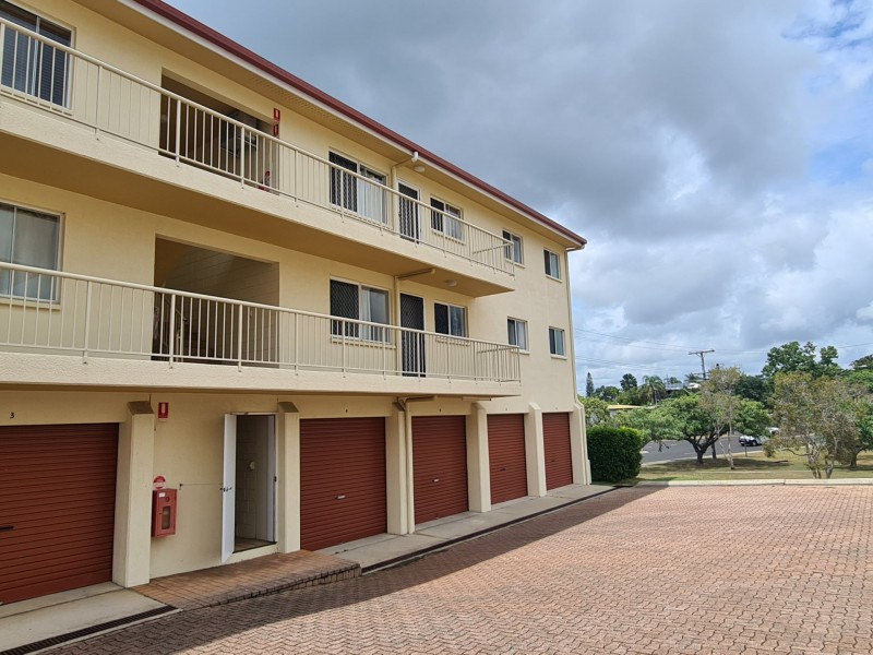 2/4 Pittsbay Crescent, Boyne Island QLD 4680