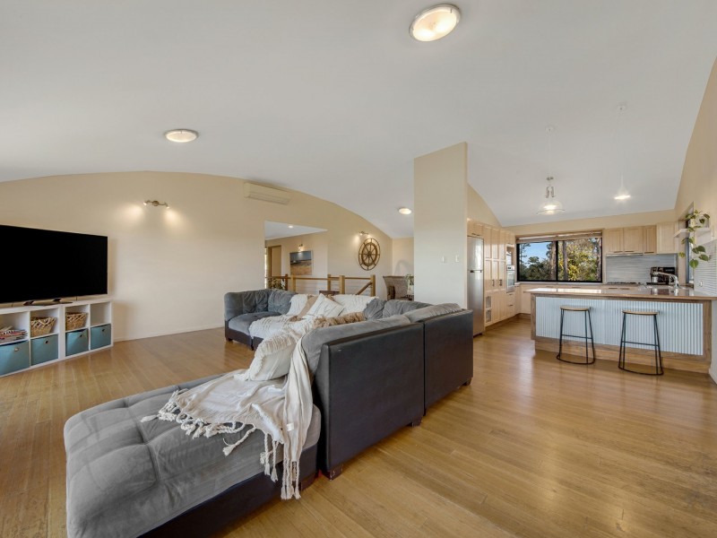 25 Sayre Crescent, Boyne Island QLD 4680