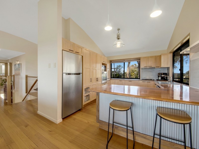 25 Sayre Crescent, Boyne Island QLD 4680