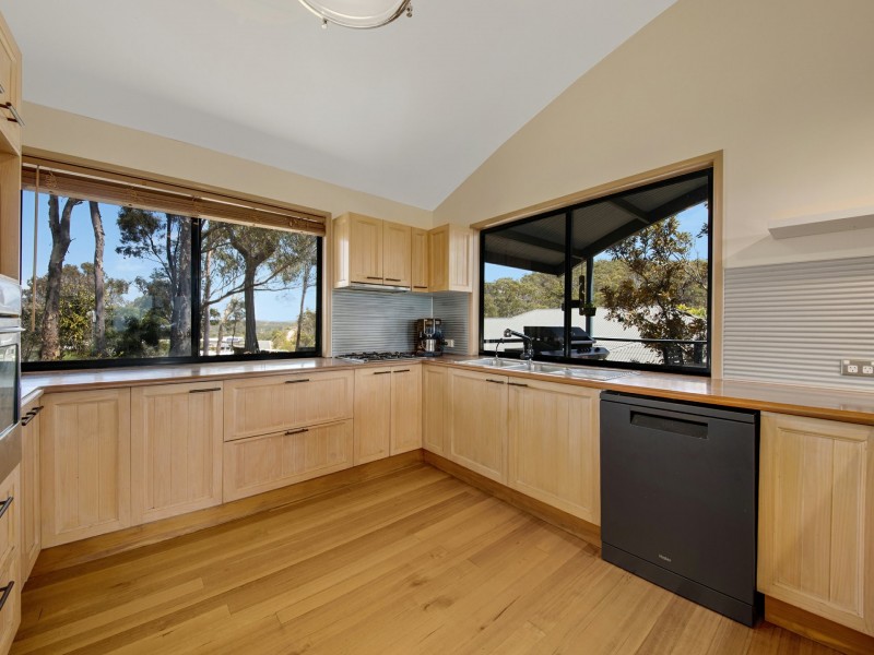 25 Sayre Crescent, Boyne Island QLD 4680