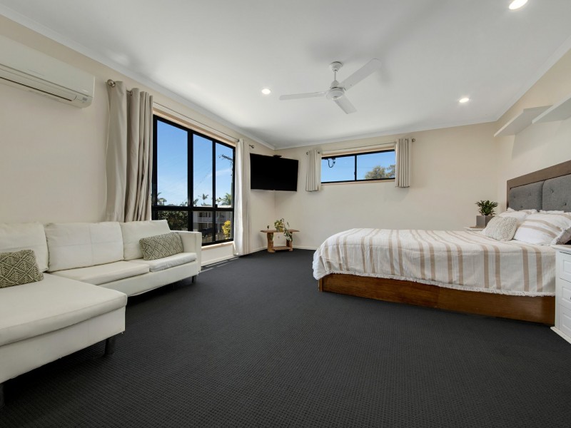 25 Sayre Crescent, Boyne Island QLD 4680