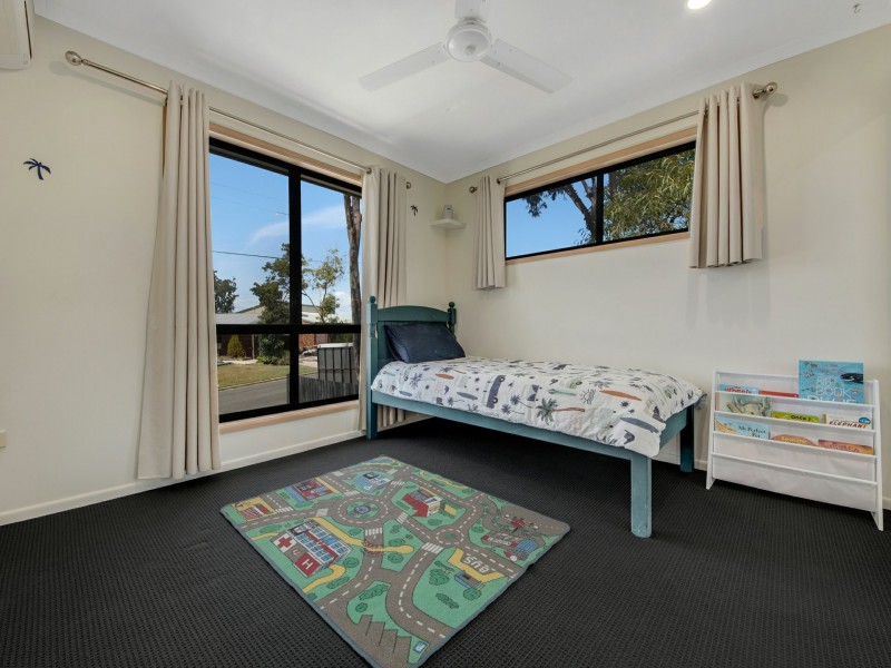 25 Sayre Crescent, Boyne Island QLD 4680