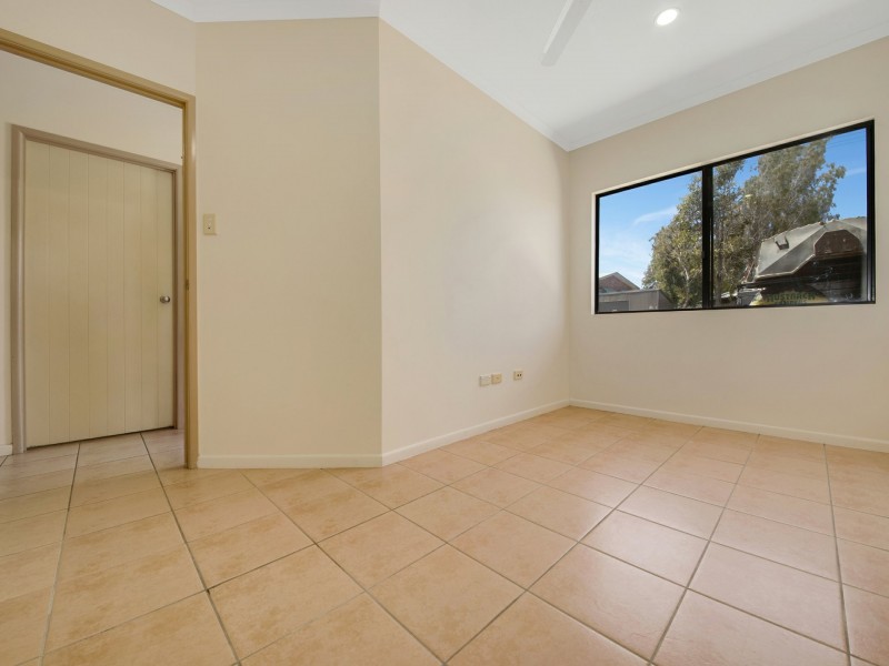 25 Sayre Crescent, Boyne Island QLD 4680