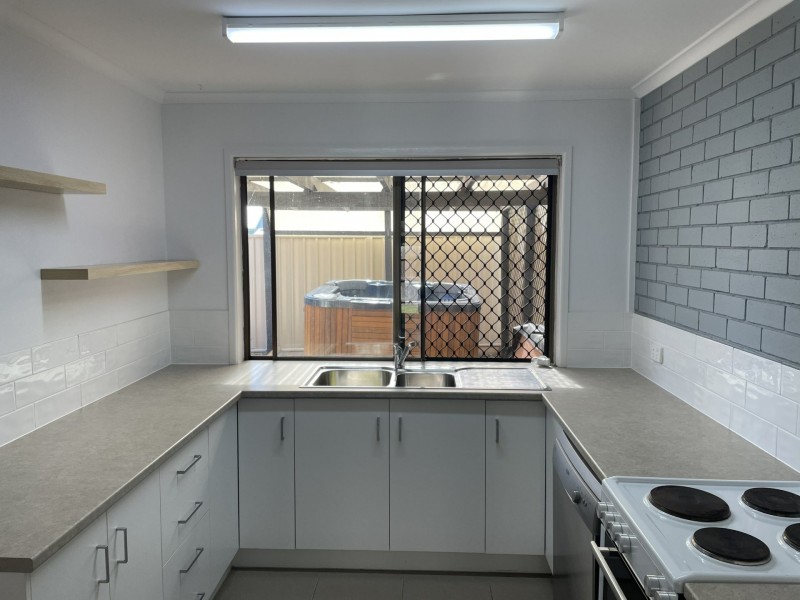 1/12 Andrew Court, Boyne Island QLD 4680