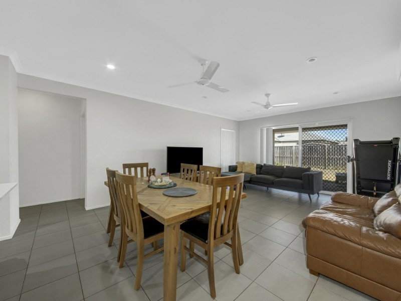 43 Clover Crescent, Boyne Island QLD 4680