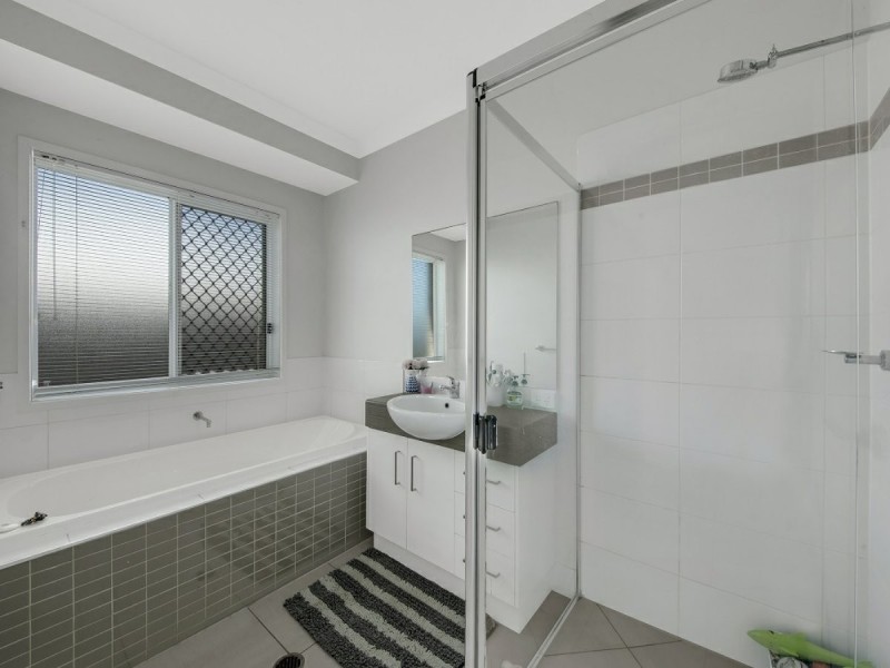 43 Clover Crescent, Boyne Island QLD 4680