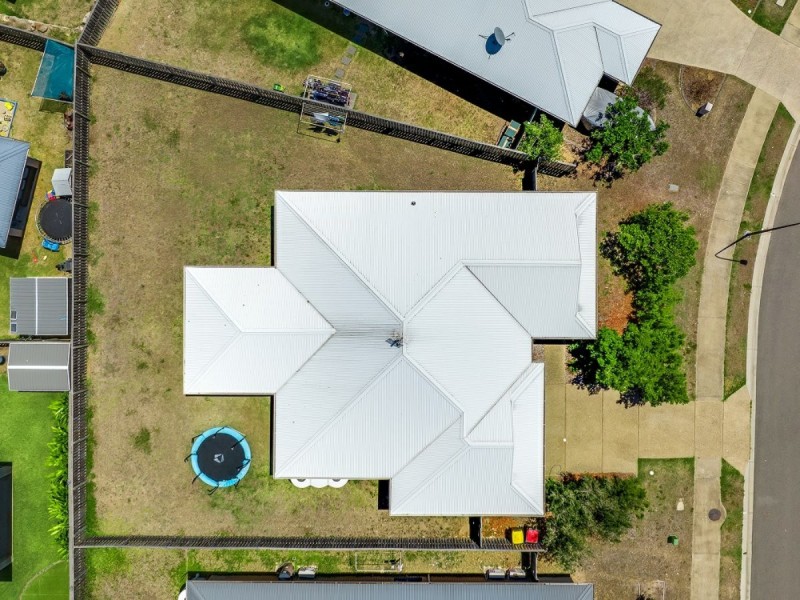 43 Clover Crescent, Boyne Island QLD 4680