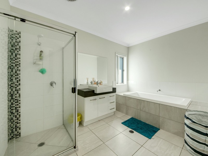 2 Buchanen Street, Boyne Island QLD 4680