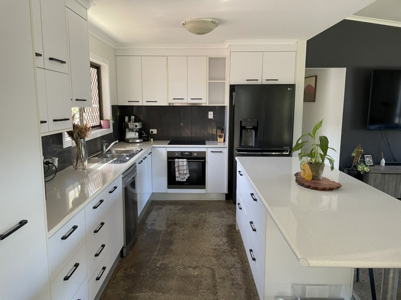 18 Bellemere Court, Boyne Island QLD 4680