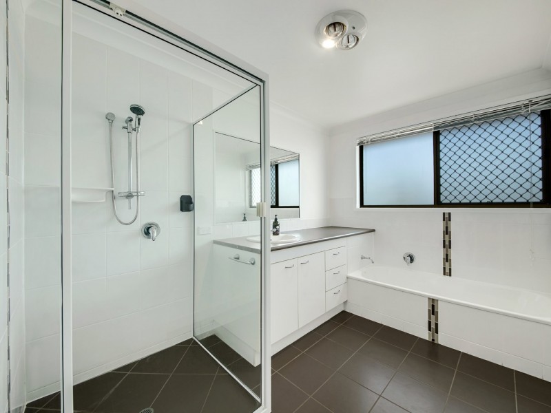 14 Winnecke Road, Tannum Sands QLD 4680
