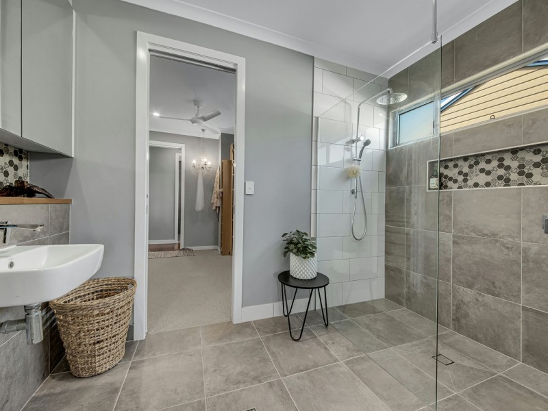 8 Darragh Street, Tannum Sands QLD 4680