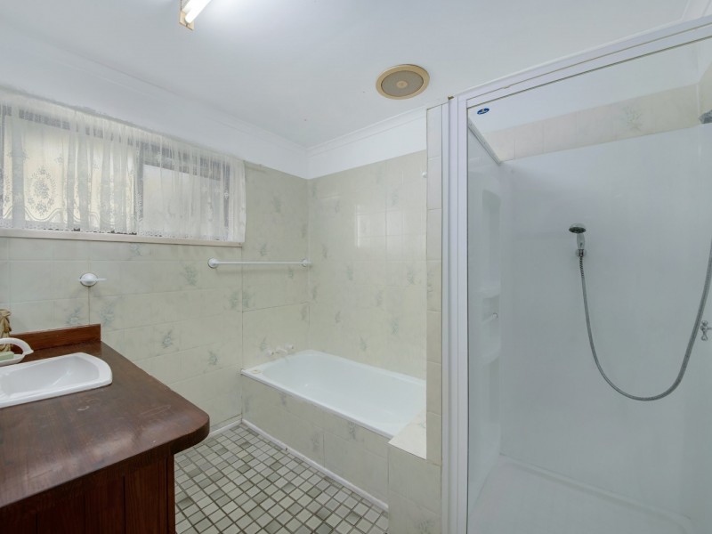 6 Quaringa Close, Boyne Island QLD 4680