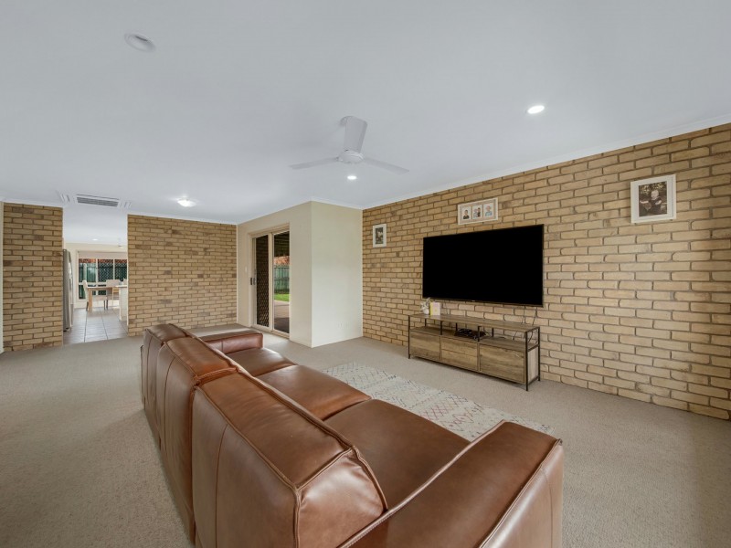 5 Minya Close, Boyne Island QLD 4680