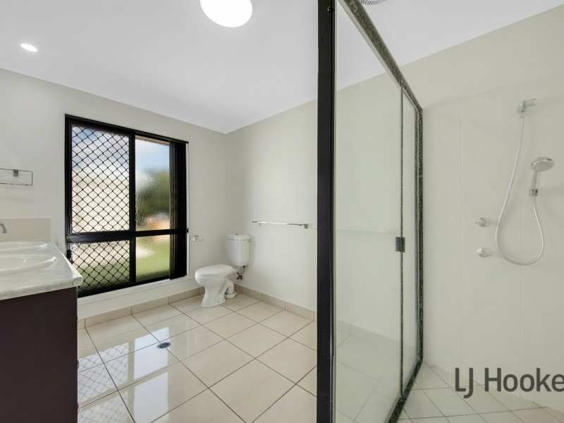 5 Stella Street, Boyne Island QLD 4680