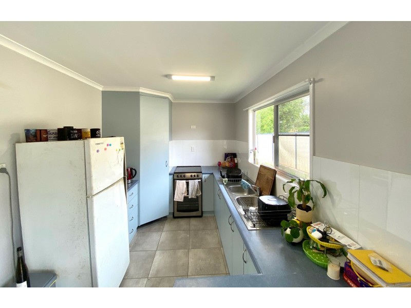 4 Bass Street, Boyne Island QLD 4680