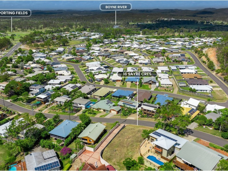 16 Sayre Cres, Boyne Island QLD 4680