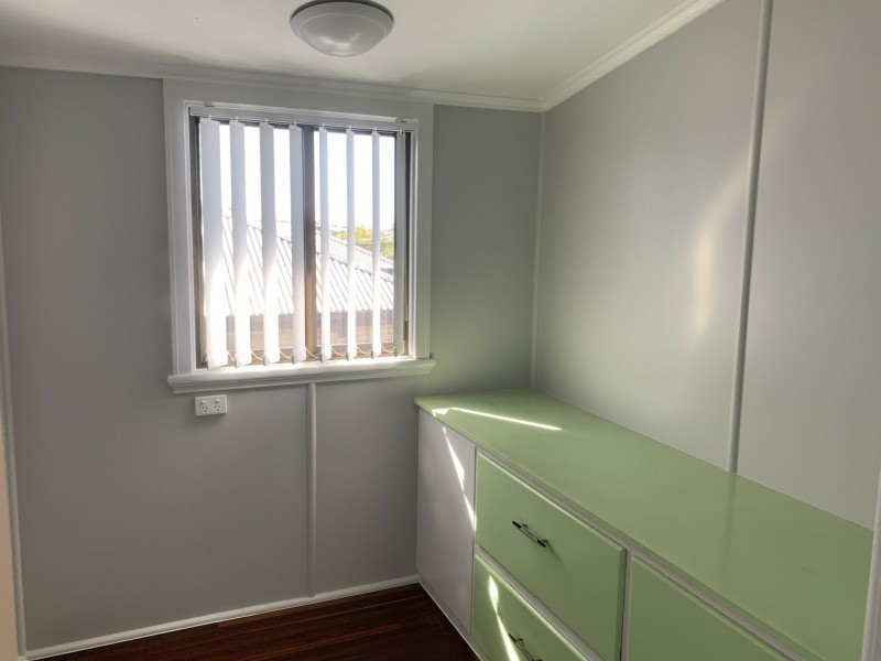 21 Boles Street, West Gladstone QLD 4680