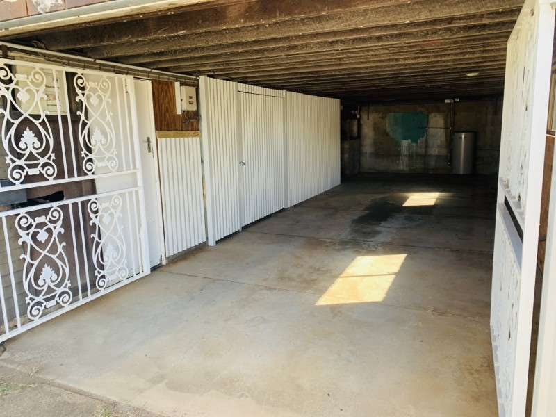 21 Boles Street, West Gladstone QLD 4680