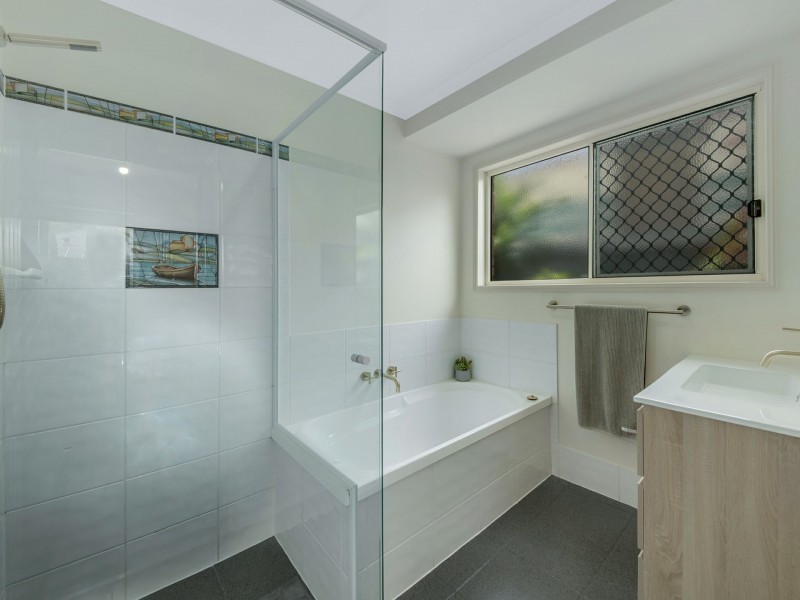 103 The Oaks Road, Tannum Sands QLD 4680